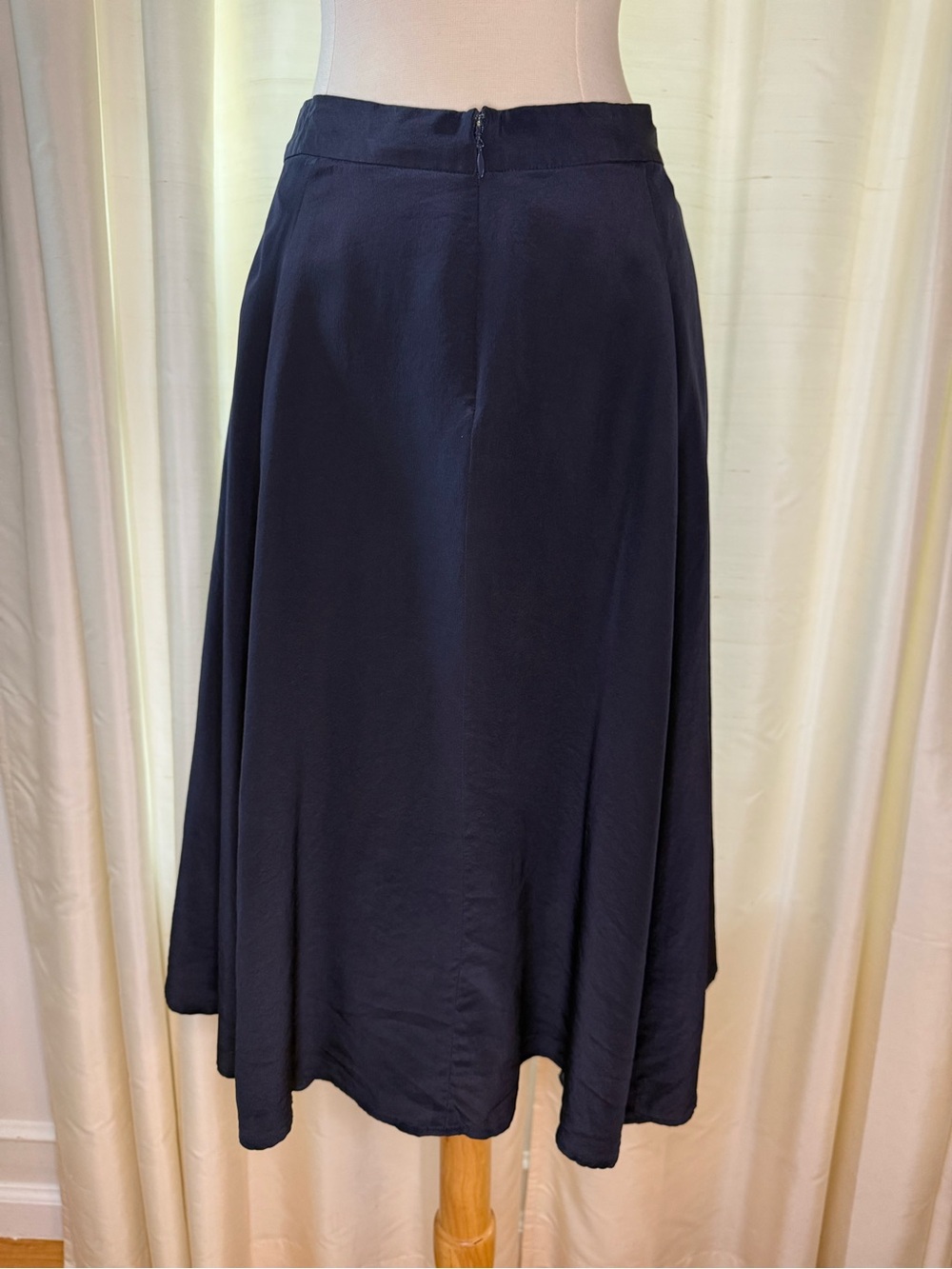 Vintage J. Crew 90s 100% Silk Navy A-Line Midi Skirt Size 2 Minimalist - Picture 5 of 11